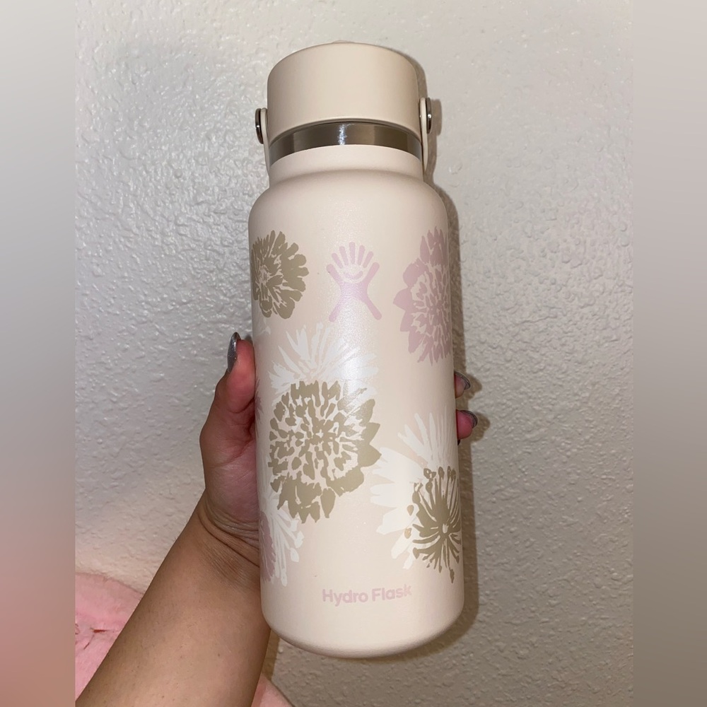 Floral Hydroflask (Flutter) 32oz